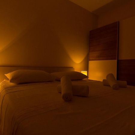 Villa Relax - Beautiful Apartment With Heated Saltwater Pool & Jacuzzi Kastela Bagian luar foto