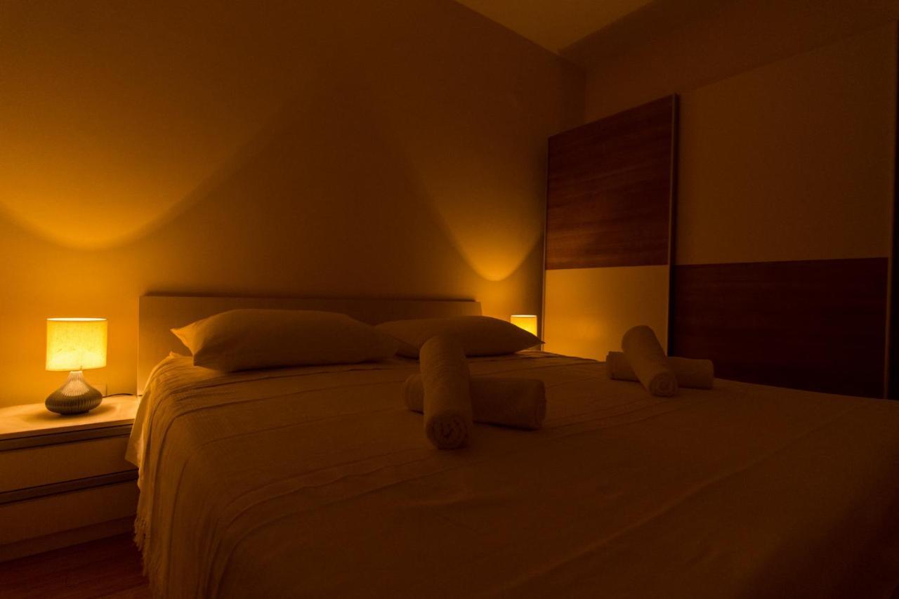 Villa Relax - Beautiful Apartment With Heated Saltwater Pool & Jacuzzi Kastela Bagian luar foto